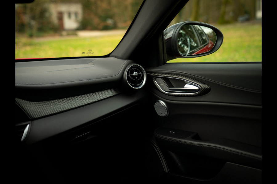Alfa Romeo Giulia 2.9 V6 Quadrifoglio MY26 | Facelift | Carbon stoelen | Akrapovic | Harman/Kardon
