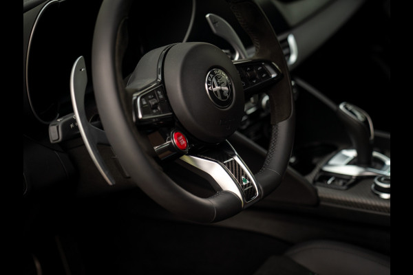 Alfa Romeo Giulia 2.9 V6 Quadrifoglio MY26 | Facelift | Carbon stoelen | Akrapovic | Harman/Kardon