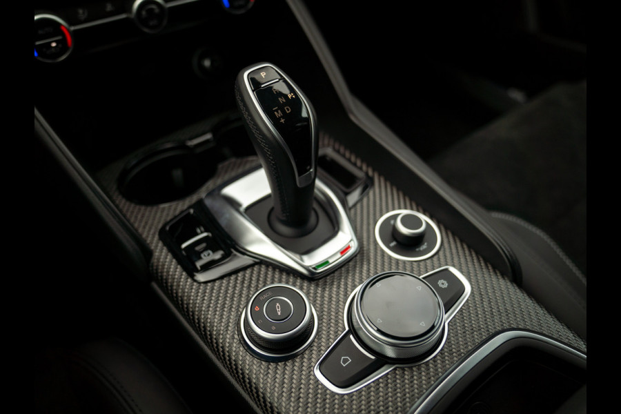 Alfa Romeo Giulia 2.9 V6 Quadrifoglio MY26 | Facelift | Carbon stoelen | Akrapovic | Harman/Kardon