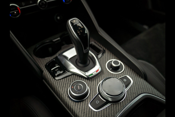 Alfa Romeo Giulia 2.9 V6 Quadrifoglio MY26 | Facelift | Carbon stoelen | Akrapovic | Harman/Kardon