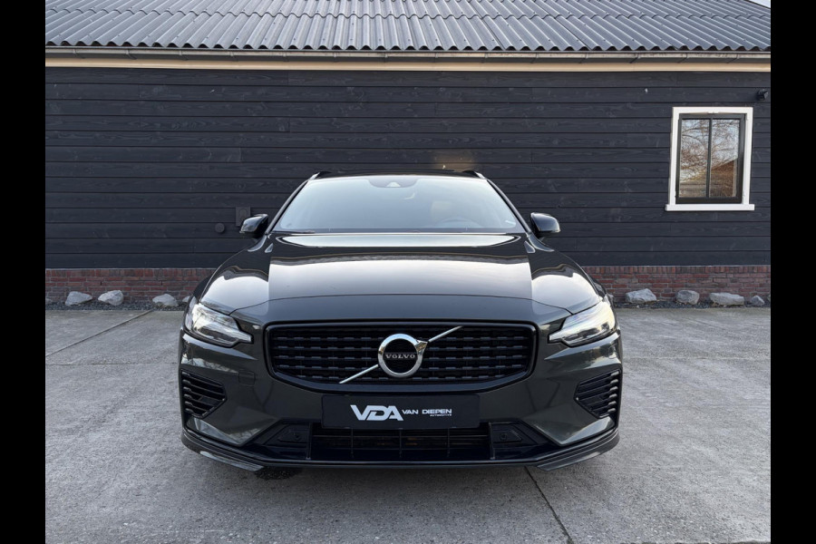 Volvo V60 2.0 T8 Recharge AWD R-Design - Pano l Mem. l HUD l Trekhaak l H/K