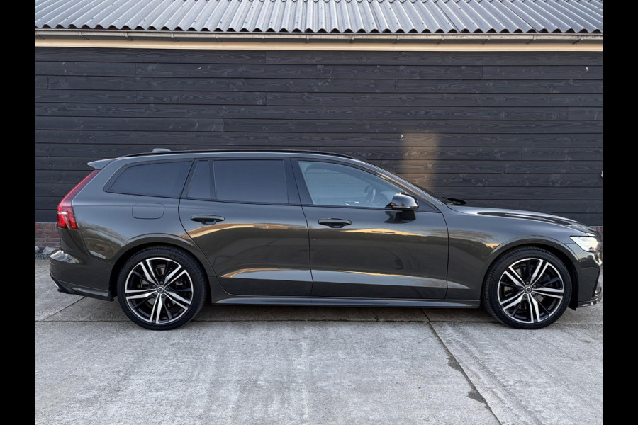 Volvo V60 2.0 T8 Recharge AWD R-Design - Pano l Mem. l HUD l Trekhaak l H/K