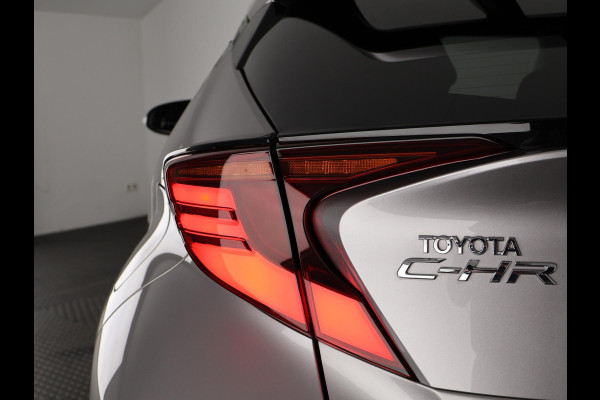 Toyota C-HR 1.8 HYBRIDE STYLE LUXERY NAVI LEDER GARANTIE 2032 PDC V+A. BLIND SPOT MONITOR. STOELVERWARMING