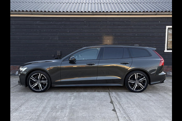 Volvo V60 2.0 T8 Recharge AWD R-Design - Pano l Mem. l HUD l Trekhaak l H/K