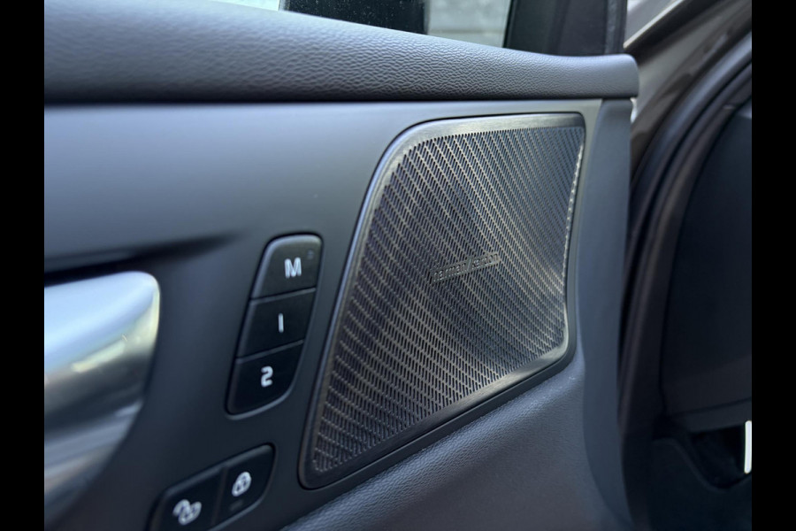 Volvo V60 2.0 T8 Recharge AWD R-Design - Pano l Mem. l HUD l Trekhaak l H/K