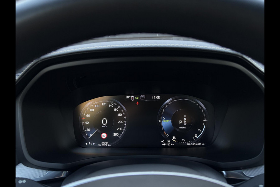Volvo V60 2.0 T8 Recharge AWD R-Design - Pano l Mem. l HUD l Trekhaak l H/K