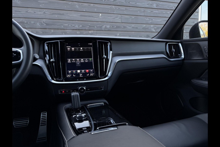 Volvo V60 2.0 T8 Recharge AWD R-Design - Pano l Mem. l HUD l Trekhaak l H/K