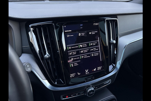 Volvo V60 2.0 T8 Recharge AWD R-Design - Pano l Mem. l HUD l Trekhaak l H/K