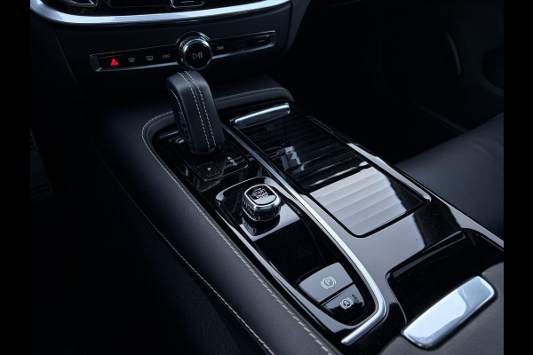 Volvo V60 2.0 T8 Recharge AWD R-Design - Pano l Mem. l HUD l Trekhaak l H/K