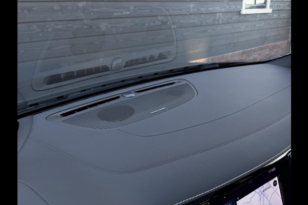 Volvo V60 2.0 T8 Recharge AWD R-Design - Pano l Mem. l HUD l Trekhaak l H/K