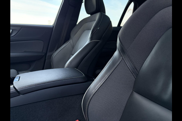 Volvo V60 2.0 T8 Recharge AWD R-Design - Pano l Mem. l HUD l Trekhaak l H/K