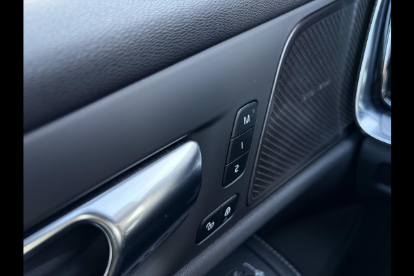 Volvo V60 2.0 T8 Recharge AWD R-Design - Pano l Mem. l HUD l Trekhaak l H/K