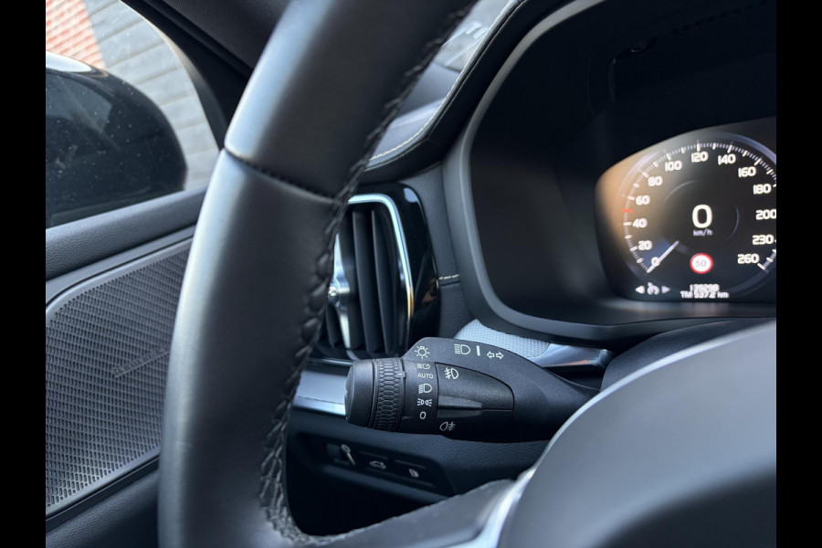 Volvo V60 2.0 T8 Recharge AWD R-Design - Pano l Mem. l HUD l Trekhaak l H/K