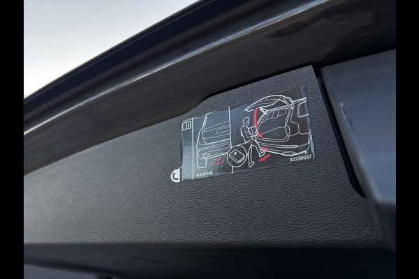 Volvo V60 2.0 T8 Recharge AWD R-Design - Pano l Mem. l HUD l Trekhaak l H/K