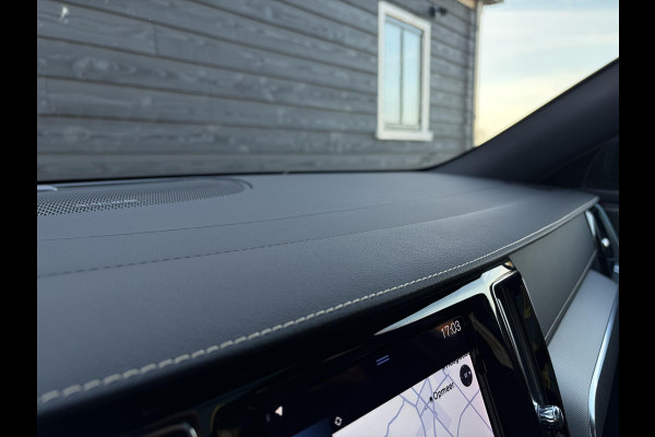 Volvo V60 2.0 T8 Recharge AWD R-Design - Pano l Mem. l HUD l Trekhaak l H/K