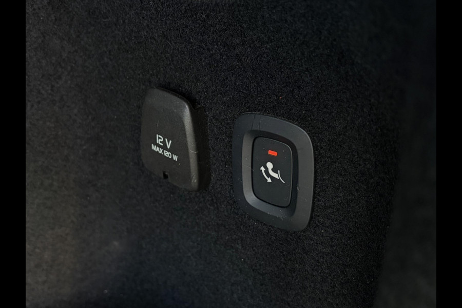 Volvo V60 2.0 T8 Recharge AWD R-Design - Pano l Mem. l HUD l Trekhaak l H/K