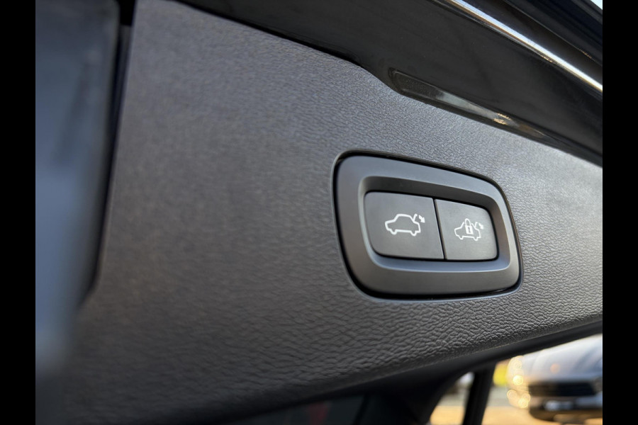Volvo V60 2.0 T8 Recharge AWD R-Design - Pano l Mem. l HUD l Trekhaak l H/K
