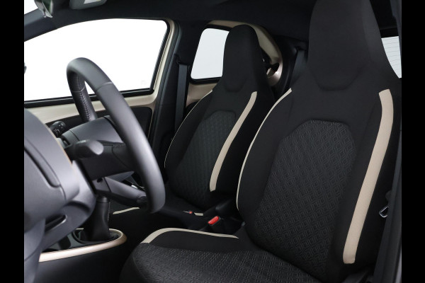 Toyota Aygo X 1.0 VVT-i MT Pulse GARANTIE TOT 03-2035! . STOELVERWARMING . APPLECARPLAY & ANDRIOD AUTO . ACHTERUITRIJ CAMERA .