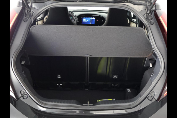 Toyota Aygo X 1.0 VVT-i MT Pulse GARANTIE TOT 03-2035! . STOELVERWARMING . APPLECARPLAY & ANDRIOD AUTO . ACHTERUITRIJ CAMERA .