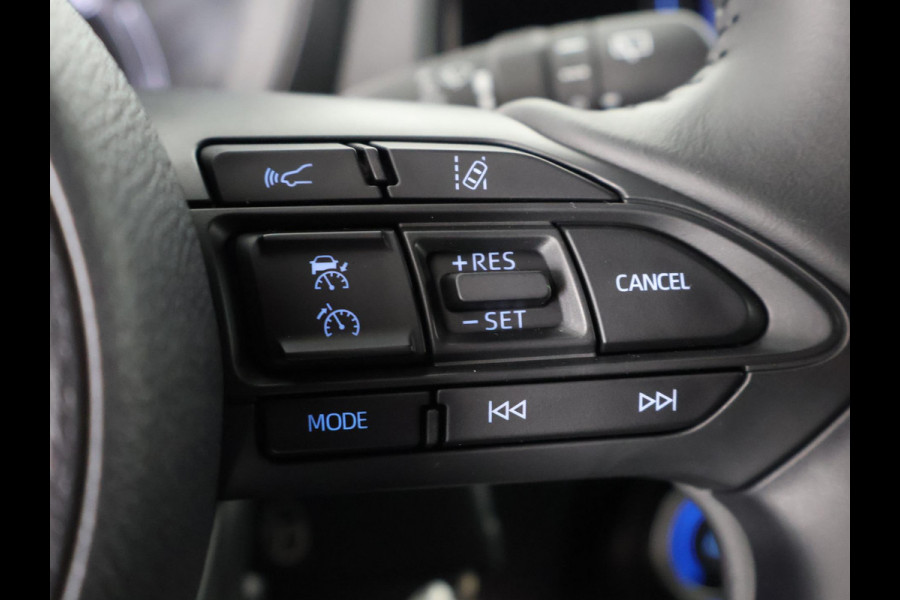 Toyota Aygo X 1.0 VVT-i MT Pulse GARANTIE TOT 03-2035! . STOELVERWARMING . APPLECARPLAY & ANDRIOD AUTO . ACHTERUITRIJ CAMERA .