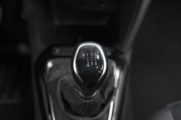 Opel Corsa 1.2 Turbo 100 Ultimate | Panoramadak | Camera | Dodehoekdetectie | Apple Carplay