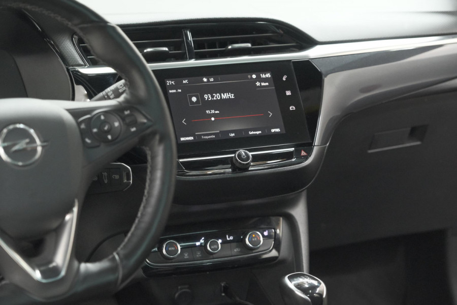 Opel Corsa 1.2 Turbo 100 Ultimate | Panoramadak | Camera | Dodehoekdetectie | Apple Carplay