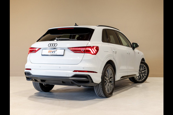 Audi Q3 35 TFSI 2x S-Line / 150pk / Achteruitrij camera / Stoelverwarming / Dodehoek assistent /
