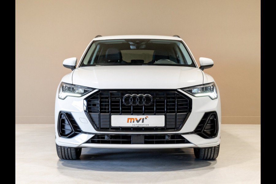 Audi Q3 35 TFSI 2x S-Line / 150pk / Achteruitrij camera / Stoelverwarming / Dodehoek assistent /