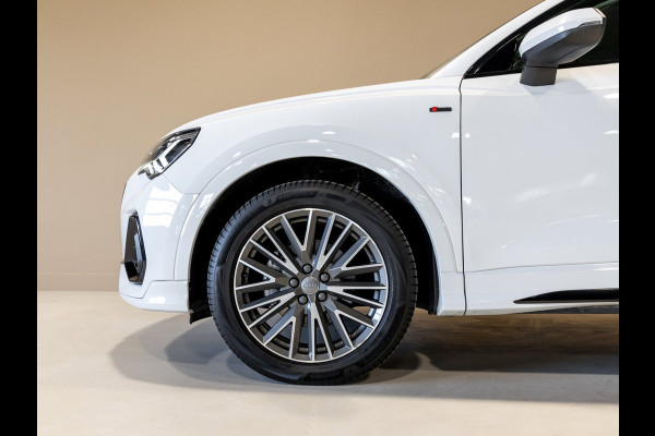 Audi Q3 35 TFSI 2x S-Line / 150pk / Achteruitrij camera / Stoelverwarming / Dodehoek assistent /