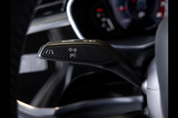 Audi Q3 35 TFSI 2x S-Line / 150pk / Achteruitrij camera / Stoelverwarming / Dodehoek assistent /