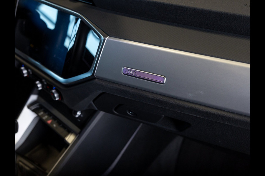 Audi Q3 35 TFSI 2x S-Line / 150pk / Achteruitrij camera / Stoelverwarming / Dodehoek assistent /