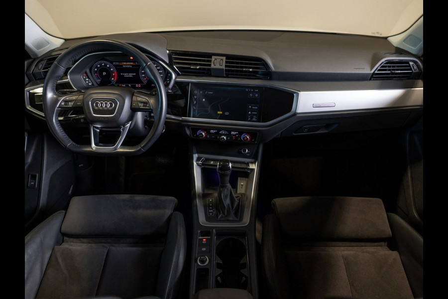 Audi Q3 35 TFSI 2x S-Line / 150pk / Achteruitrij camera / Stoelverwarming / Dodehoek assistent /