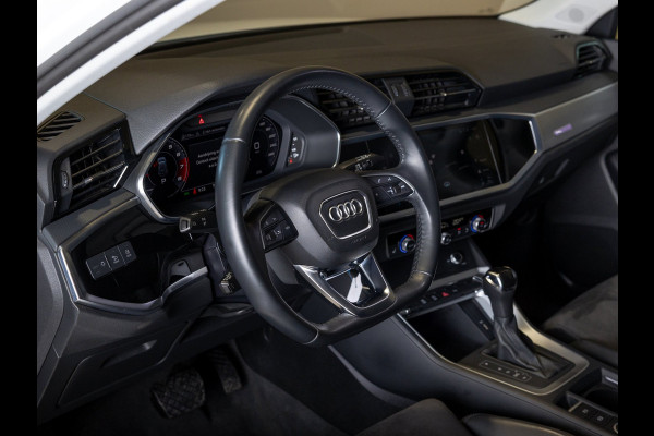 Audi Q3 35 TFSI 2x S-Line / 150pk / Achteruitrij camera / Stoelverwarming / Dodehoek assistent /