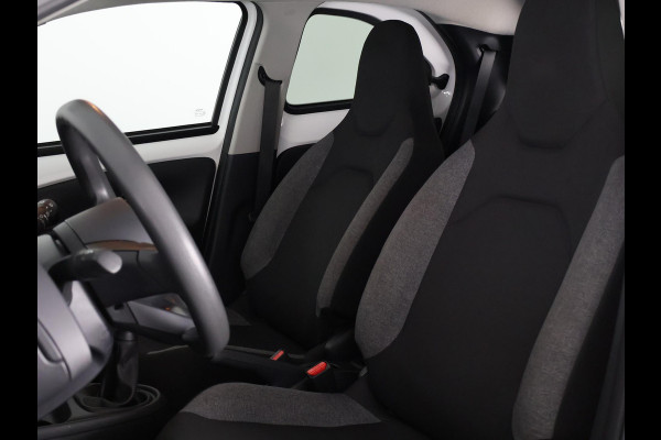 Toyota Aygo X 1.0 BLACK & WHITE SPECIAL EDITION GARANTIE 6-2033 CARPLAY NAVIGATIE.ADAPTIEVE CRUISE. SPECIAL EDITION PACK