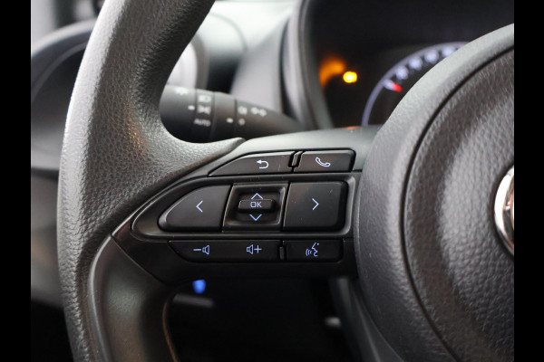 Toyota Aygo X 1.0 BLACK & WHITE SPECIAL EDITION GARANTIE 6-2033 CARPLAY NAVIGATIE.ADAPTIEVE CRUISE. SPECIAL EDITION PACK