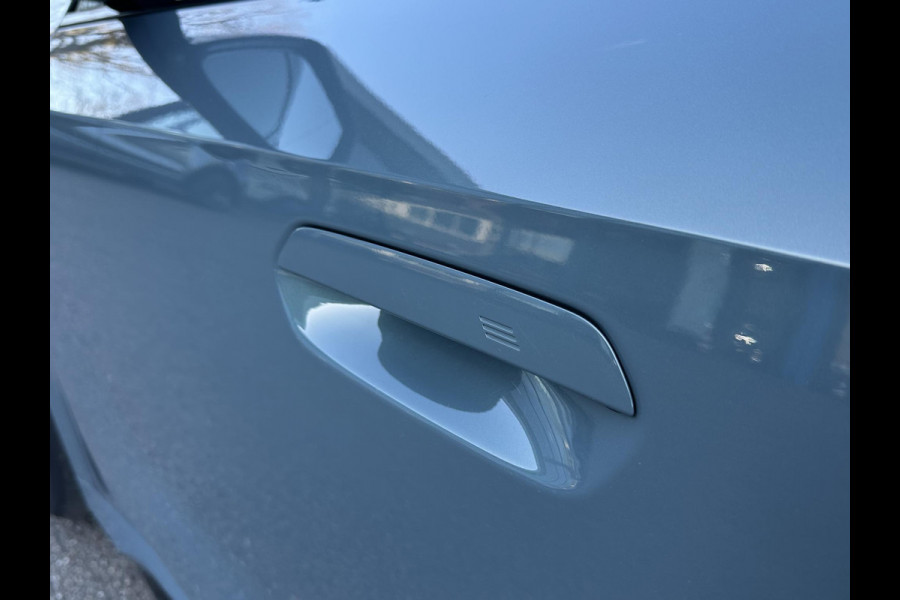 BMW iX1 xDrive30 67 kWh VAN € 41.900,- VOOR € 38.440,- UW LENTEVOORDEEL: € 3.460,-!| M-SPORT| COMPLEET | SOH 99% | ELEK. ACHTERKLEP |STOELVERWARMING| ACHTERUITRIJCAMERA| COMFORT ACCESS| APPLE CARPLAY/ ANDROID AUTO|