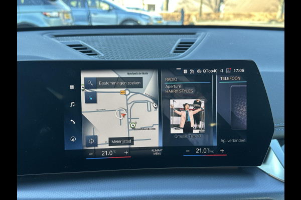 BMW iX1 xDrive30 67 kWh VAN € 41.900,- VOOR € 38.440,- UW LENTEVOORDEEL: € 3.460,-!| M-SPORT| COMPLEET | SOH 99% | ELEK. ACHTERKLEP |STOELVERWARMING| ACHTERUITRIJCAMERA| COMFORT ACCESS| APPLE CARPLAY/ ANDROID AUTO|