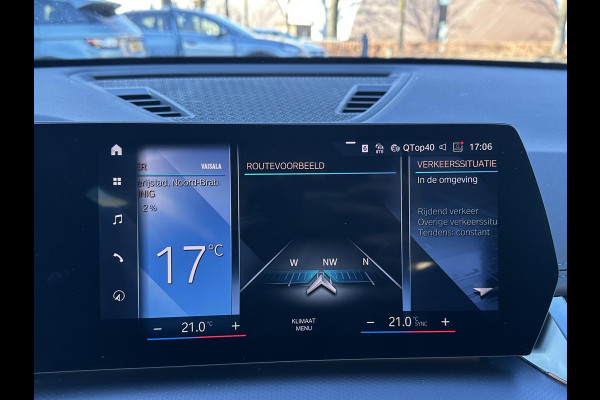 BMW iX1 xDrive30 67 kWh VAN € 41.900,- VOOR € 38.440,- UW LENTEVOORDEEL: € 3.460,-!| M-SPORT| COMPLEET | SOH 99% | ELEK. ACHTERKLEP |STOELVERWARMING| ACHTERUITRIJCAMERA| COMFORT ACCESS| APPLE CARPLAY/ ANDROID AUTO|