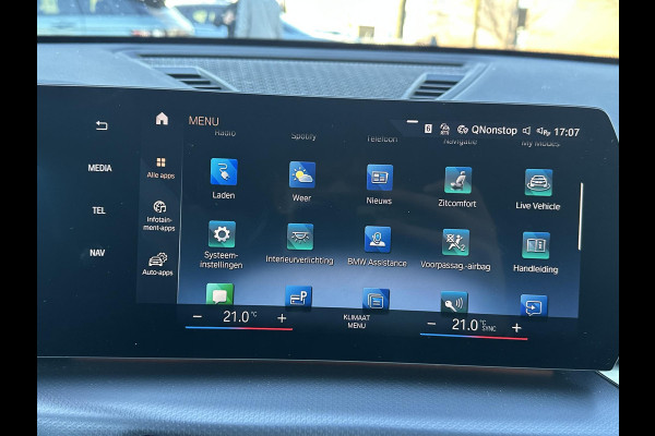 BMW iX1 xDrive30 67 kWh VAN € 41.900,- VOOR € 38.440,- UW LENTEVOORDEEL: € 3.460,-!| M-SPORT| COMPLEET | SOH 99% | ELEK. ACHTERKLEP |STOELVERWARMING| ACHTERUITRIJCAMERA| COMFORT ACCESS| APPLE CARPLAY/ ANDROID AUTO|