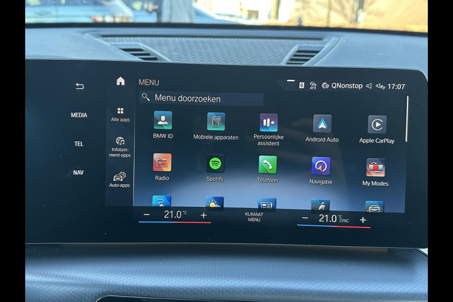 BMW iX1 xDrive30 67 kWh VAN € 41.900,- VOOR € 38.440,- UW LENTEVOORDEEL: € 3.460,-!| M-SPORT| COMPLEET | SOH 99% | ELEK. ACHTERKLEP |STOELVERWARMING| ACHTERUITRIJCAMERA| COMFORT ACCESS| APPLE CARPLAY/ ANDROID AUTO|