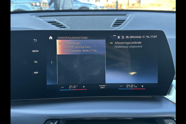 BMW iX1 xDrive30 67 kWh VAN € 41.900,- VOOR € 38.440,- UW LENTEVOORDEEL: € 3.460,-!| M-SPORT| COMPLEET | SOH 99% | ELEK. ACHTERKLEP |STOELVERWARMING| ACHTERUITRIJCAMERA| COMFORT ACCESS| APPLE CARPLAY/ ANDROID AUTO|