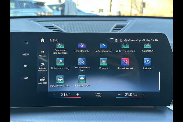 BMW iX1 xDrive30 67 kWh VAN € 41.900,- VOOR € 38.440,- UW LENTEVOORDEEL: € 3.460,-!| M-SPORT| COMPLEET | SOH 99% | ELEK. ACHTERKLEP |STOELVERWARMING| ACHTERUITRIJCAMERA| COMFORT ACCESS| APPLE CARPLAY/ ANDROID AUTO|