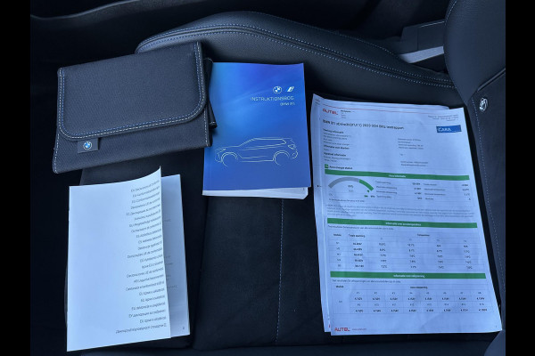 BMW iX1 xDrive30 67 kWh VAN € 41.900,- VOOR € 38.440,- UW LENTEVOORDEEL: € 3.460,-!| M-SPORT| COMPLEET | SOH 99% | ELEK. ACHTERKLEP |STOELVERWARMING| ACHTERUITRIJCAMERA| COMFORT ACCESS| APPLE CARPLAY/ ANDROID AUTO|