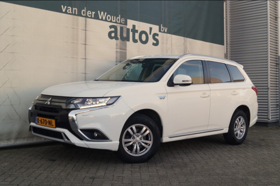 Mitsubishi Outlander 2.4 PHEV Automaat Pure -ECC-PDC-TREKHAAK-