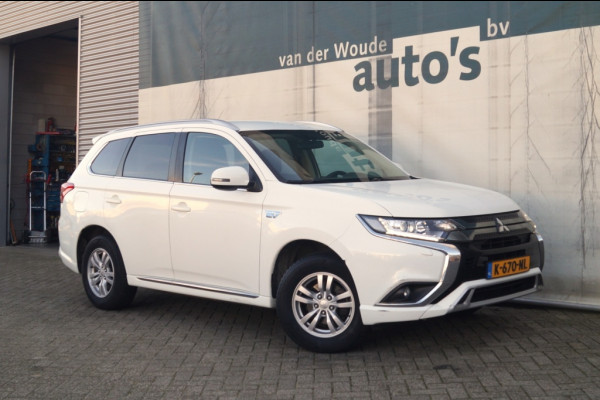 Mitsubishi Outlander 2.4 PHEV Automaat Pure -ECC-PDC-TREKHAAK-