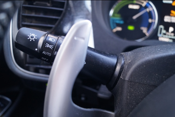 Mitsubishi Outlander 2.4 PHEV Automaat Pure -ECC-PDC-TREKHAAK-