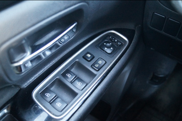 Mitsubishi Outlander 2.4 PHEV Automaat Pure -ECC-PDC-TREKHAAK-