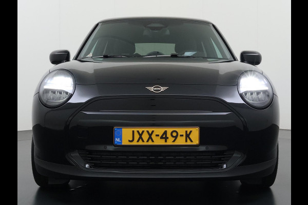 MINI Cooper E Essential XS 40.7 kWh | NIEUWE AUTO | HEAD-UP DISPLAY | CAMERA | STOELVERWARMING  | ORIGINEEL NL AUTO | FABRIEKSGARANTIE TM 2029 |