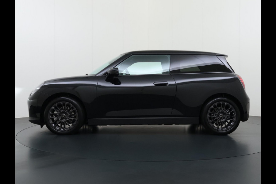 MINI Cooper E Essential XS 40.7 kWh | NIEUWE AUTO | HEAD-UP DISPLAY | CAMERA | STOELVERWARMING  | ORIGINEEL NL AUTO | FABRIEKSGARANTIE TM 2029 |