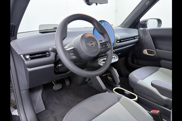 MINI Cooper E Essential XS 40.7 kWh | NIEUWE AUTO | HEAD-UP DISPLAY | CAMERA | STOELVERWARMING  | ORIGINEEL NL AUTO | FABRIEKSGARANTIE TM 2029 |